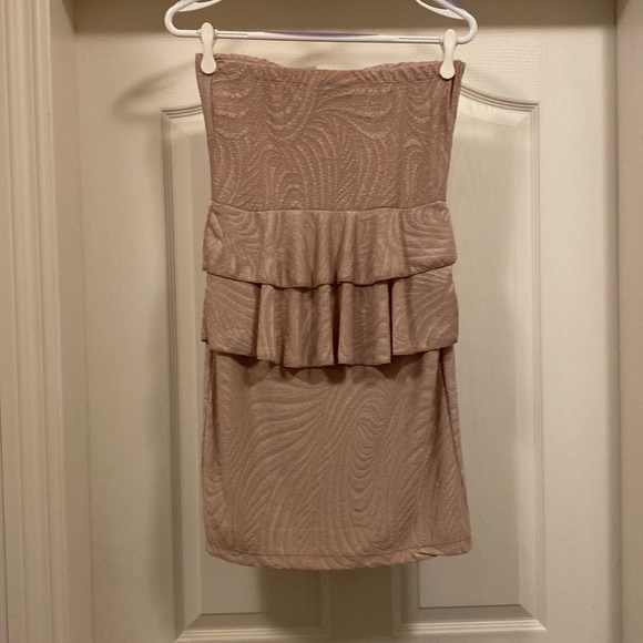 Strapless dusty rose stretch dress - Picture 2 of 5